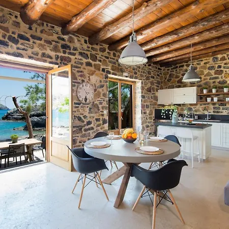 Palio Seafront House * Damnoni